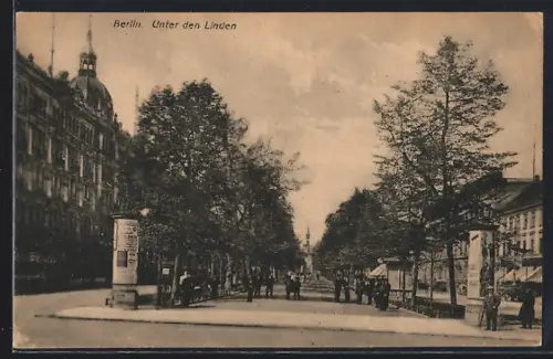 AK Berlin, Unter den Linden mit Litfasssäulen