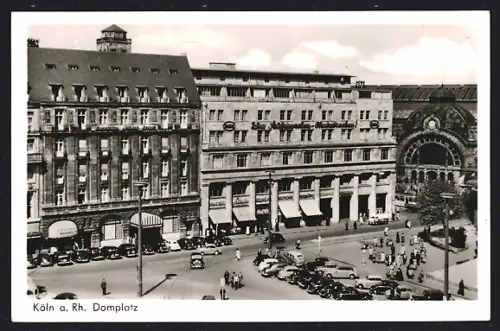 AK Köln a. Rh., Partie am Domplatz