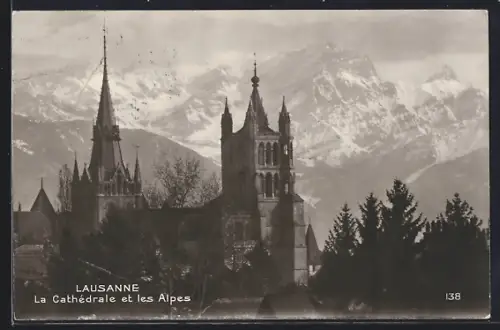 AK Lausanne, La Cathédrale et les Alpes