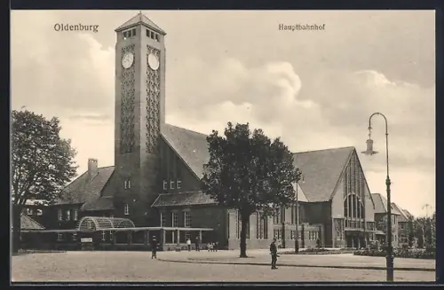 AK Oldenburg / O., Hauptbahnhof mit Strassenpartie