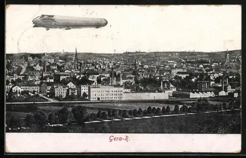 AK Gera-R., Zeppelin über den Dächern