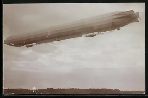 AK Zeppelin Z 1 im Flug
