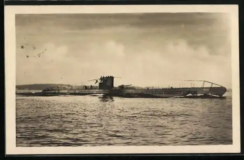 AK U-Boot U28 in voller Fahrt, 