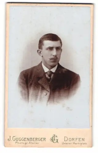 Fotografie J. Guggenberger, Dorfen, Unterer Marktplatz, Porträt eines Mannes