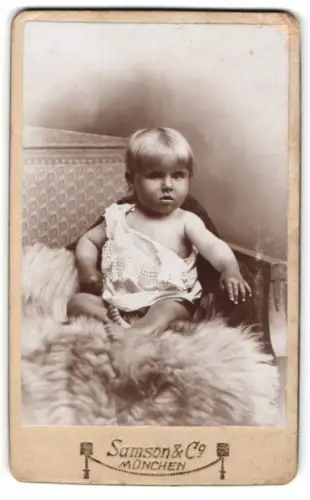 Fotografie Samson & Co, München, Neuhauserstr. 7, Porträt eines kleinen Kindes