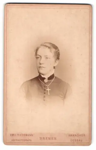 Fotografie Emil Tiedemann, Bremen, Richtweg 12, Porträt einer Dame