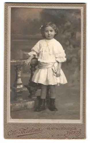 Fotografie Otto Mertens, Paris, Avenue de la République 43, Porträt eines jungen Mädchens