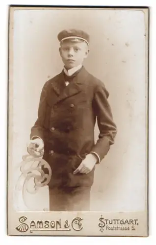 Fotografie Samson & Co, Stuttgart, Poststrasse 5, Junge in Uniform