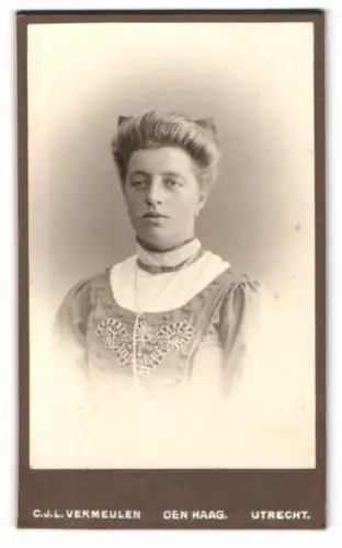 Fotografie C. J. L. Vermeulen, Den Haag, Toussaintkade 11, Porträt einer Frau