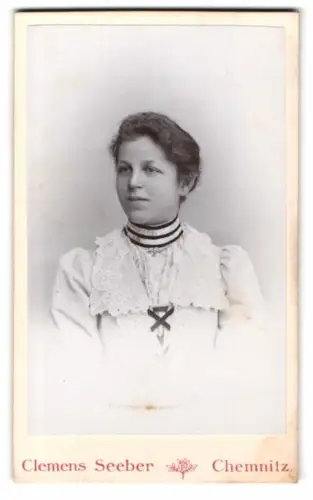 Fotografie Clemens Seeber, Chemnitz, Theaterstrasse 22, Porträt einer Frau