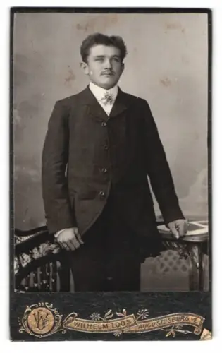 Fotografie Wilhelm Loos, Augustusburg, Marienbergerstr. 23, Porträt eines eleganten Herrn