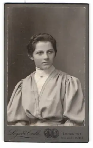 Fotografie Leopold Orelli, Landshut, Maximilianstrasse 1, Porträt einer Frau