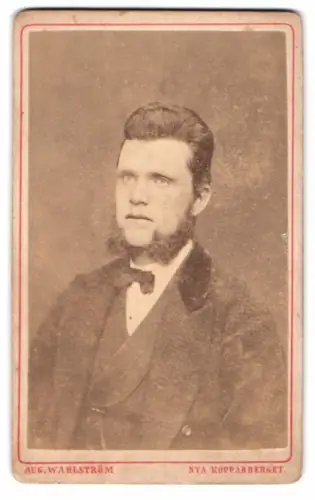 Fotografie Aug. Wahlström, Nya Kopparberget, Porträt eines Mannes