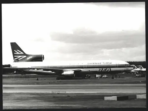 Fotografie Flugzeug Lockheed L-1011 TriStar der BEA bei einer Luftfahrt-Ausstellung