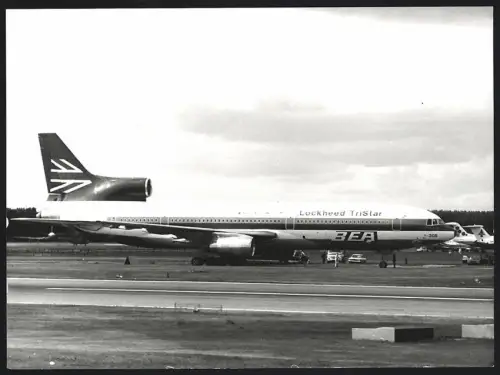 Fotografie Flugzeug Lockheed L-1011 TriStar, Passagiermaschine der BEA bei einer Luftfahrt-Ausstellung