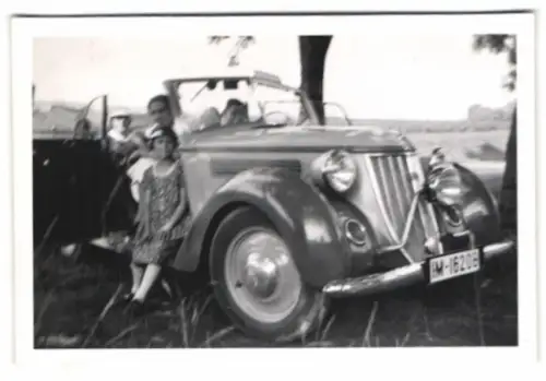 2 Fotografien Auto, Wanderer W23 Cabrio, Kennzeichen: HM-16208 mit Selbstmördertür