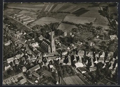 AK Dinklage i. O., Ortskern mit Kirche, Fliegeraufnahme