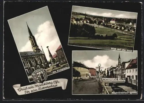 AK Münchberg /Ofr., Kirchplatz mit Kirche u. Säulendenkamal, Kirchenlamitzer Strasse, Wappen