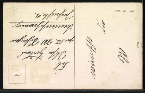 AK Mutter im Bett liegend, während sich der Vater um die Kinder kümmert