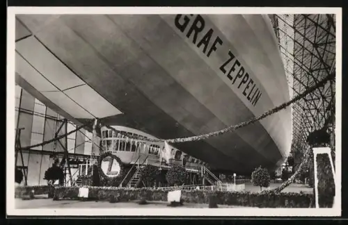 AK Zeppelin LZ 127 wird auf den Namen Graf Zeppelin getauft