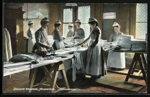 AK Amsterdam, Frau in der Bügelkammer der Diakonie Weeshuis