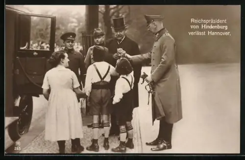 AK Reichspräsident Paul von Hindenburg verlässt Hannover