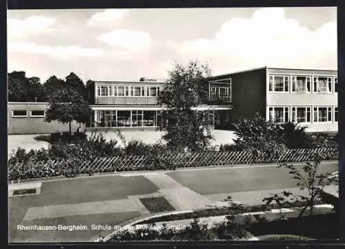 AK Rheinhausen-Bergheim / Niederrhein, Schule an der Mevissen-Strasse