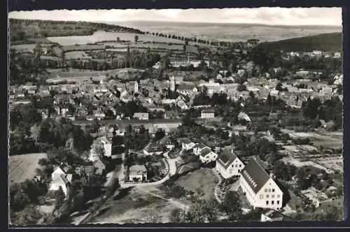 AK Bad Gandersheim am Harz, Gesamtansicht der Stadt mit Kirche und umliegender Landschaft