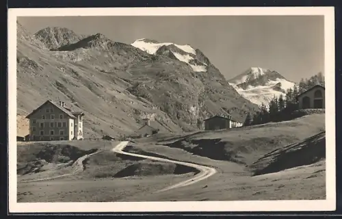 AK Fex, Hotel Sonne mit Blick gegen Chapütschin und P. Tremoggia