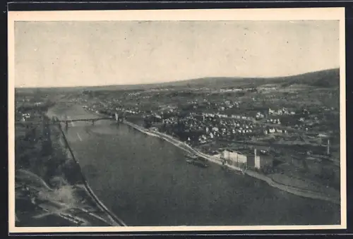AK Koblenz-Horchheim, Blick auf Rhein, Brücke und Uferanlagen