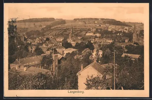 AK Langenberg / Rhld., Panoramaansicht der Stadt mit Kirchen und umliegender Hügellandschaft