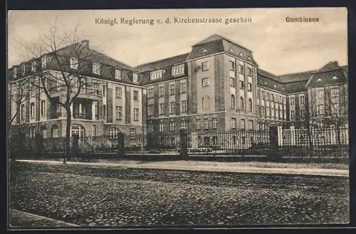 AK Gumbinnen, Königliche Regierung von der Kirchenstrasse aus gesehen