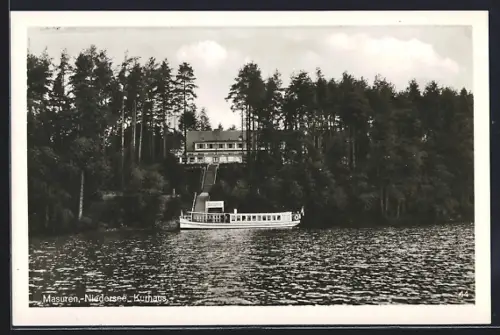 AK Niedersee /Masuren, Kleines Passagierschiff am Anleger vom Kurhaus Rudczanny