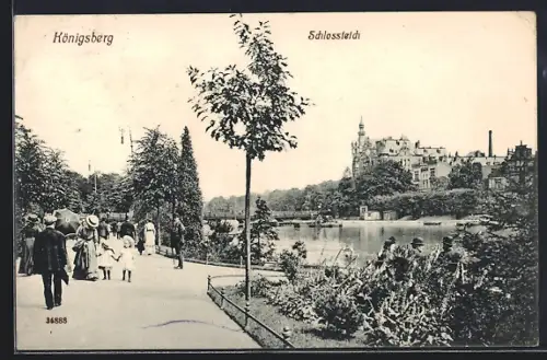 AK Königsberg, Schlossteich mit Parkbesuchern und Schloss