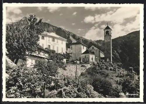 AK Mergoscia, Ortspartie mit Schule