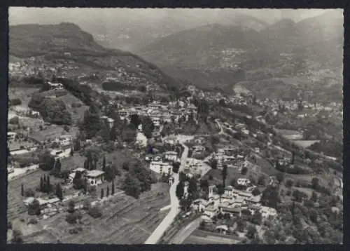 AK Porza, Panorama mit Strassenpartie