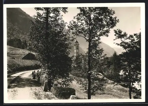 AK Frasco, Chiesa, Blick zur Kirche