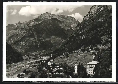 AK Frasco /Val Verzasca, Ortspartie mit Bergen