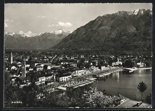 AK Ascona, Ortsansicht mit verschneiten Gipfeln