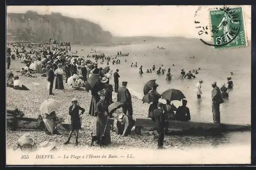 AK Dieppe, La Plage à l`Heure du Bain