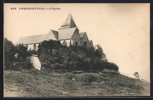 AK Varengeville, L`Église sur la colline entourée de verdure