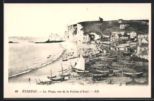 AK Étretat, La Plage, vue de la Falaise d`Aval