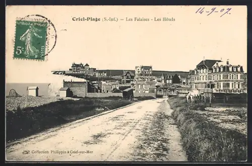 AK Criel-Plage /S.-Inf., Les Falaises, Les Hôtels