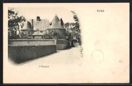 AK Criel, L`Hospice avec son architecture médiévale et entrée voûtée