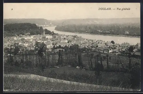 AK Duclair, Vue générale du village et de la Seine