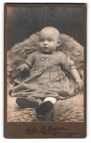 Fotografie Atelier Dethmann, Wolfenbüttel, Commissstrasse 12, Porträt eines Kleinkindes