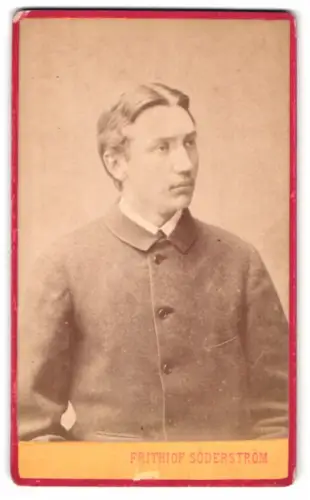 Fotografie Frithiof Söderström, Karlstad, Hamngatan 160, Porträt eines eleganten Mannes