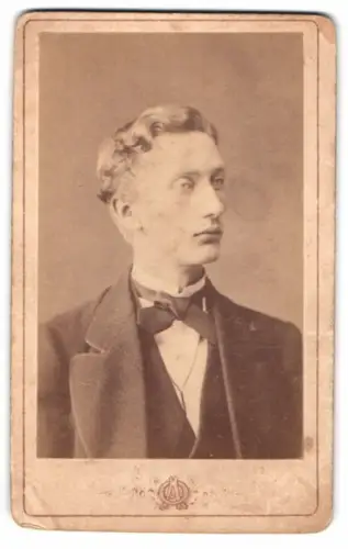 Fotografie Anna Olsson, Karlstad, Porträt eines jungen Mannes
