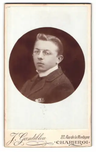 Fotografie J. Gandibleu, Charleroi, Rue de la Montagne 20, Porträt eines jungen Mannes