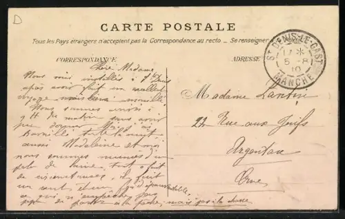 AK St-Denis-le-Gast, Église et habitants rassemblés devant l`édifice